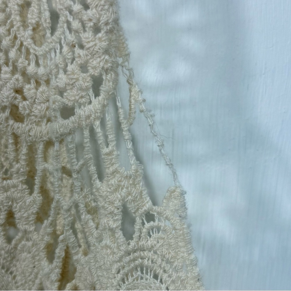 Chico's Beige Lace Crochet Vest ( Chico’s Chart Size 3 ) - Picture 5 of 9